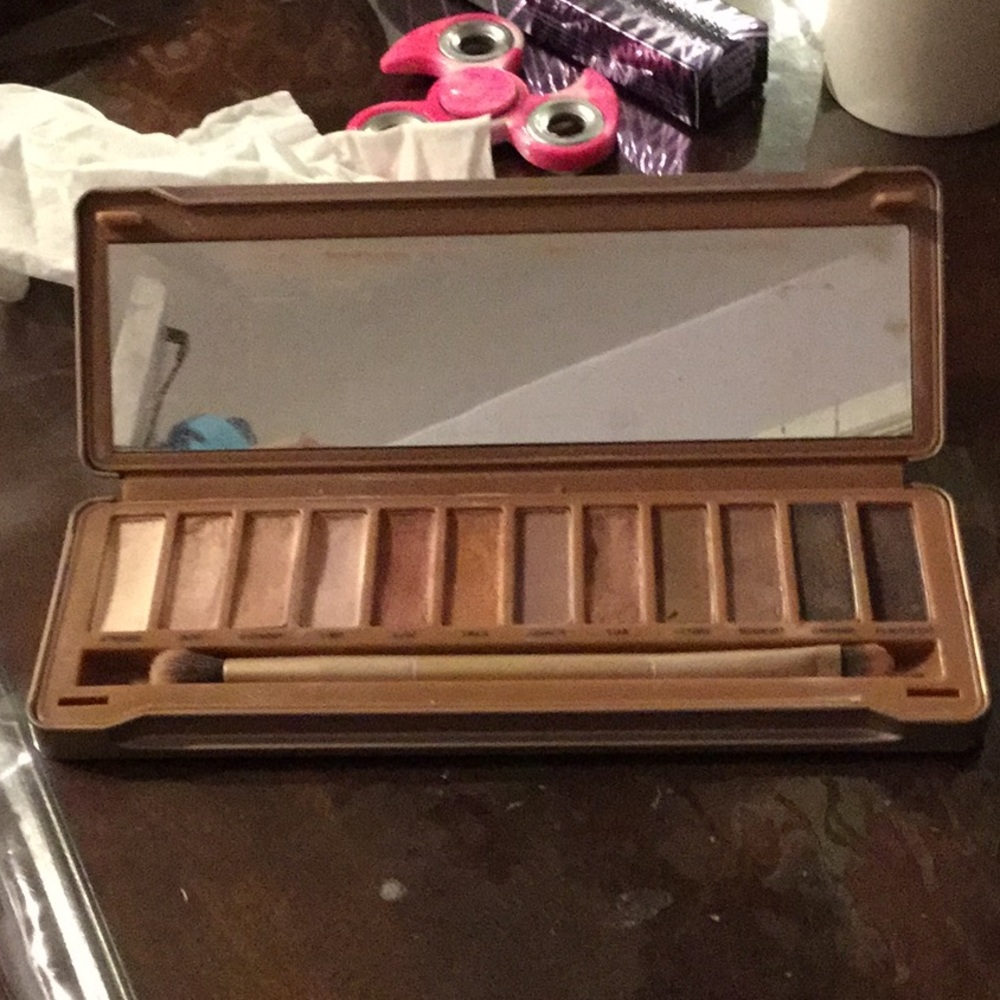 Naked 3 used platte eyeshadow